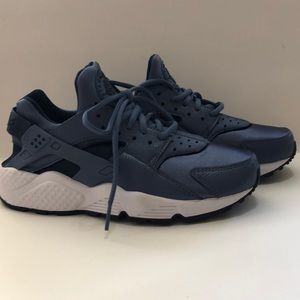 NEW Nike Huarache